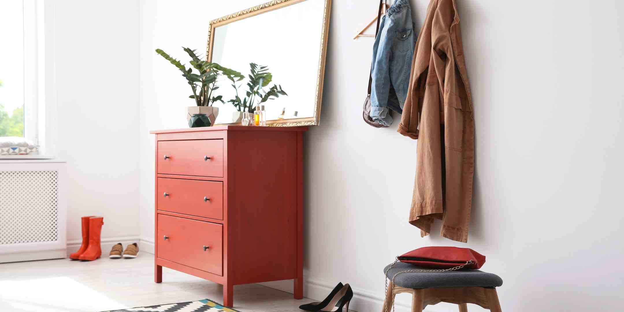 7 Tips on How to Choose the Perfect Chest of Drawers with Mirror Megafurniture 7 Tips on How to Choose the Perfect Chest of Drawers with Mirror Megafurniture