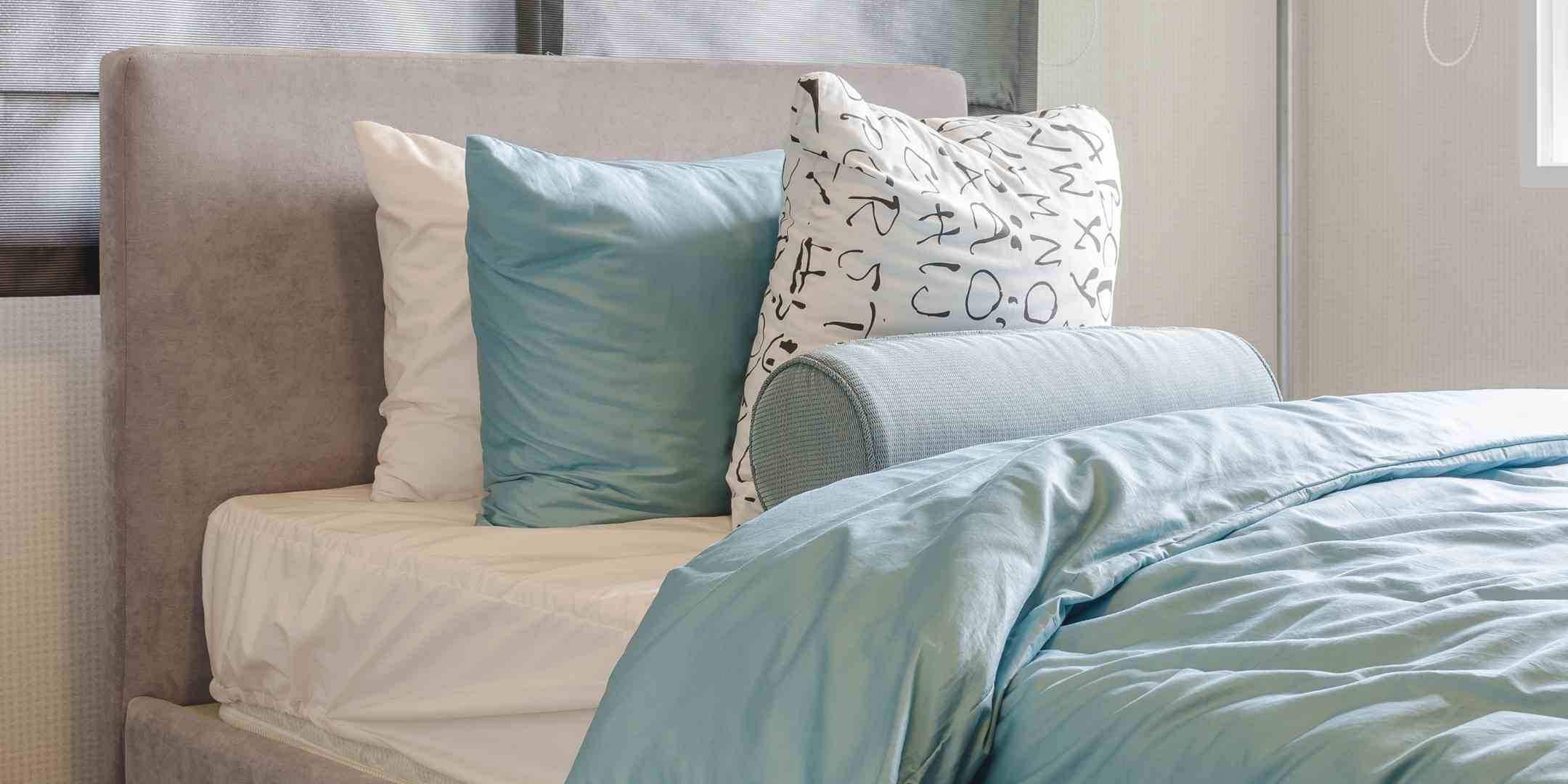 is-a-single-mattress-size-right-for-your-bedroom-pros-and-cons-megafurniture_bece11aa-abce-4a15-8cab-ae61d5ef7ff0.jpg?v=1747972401