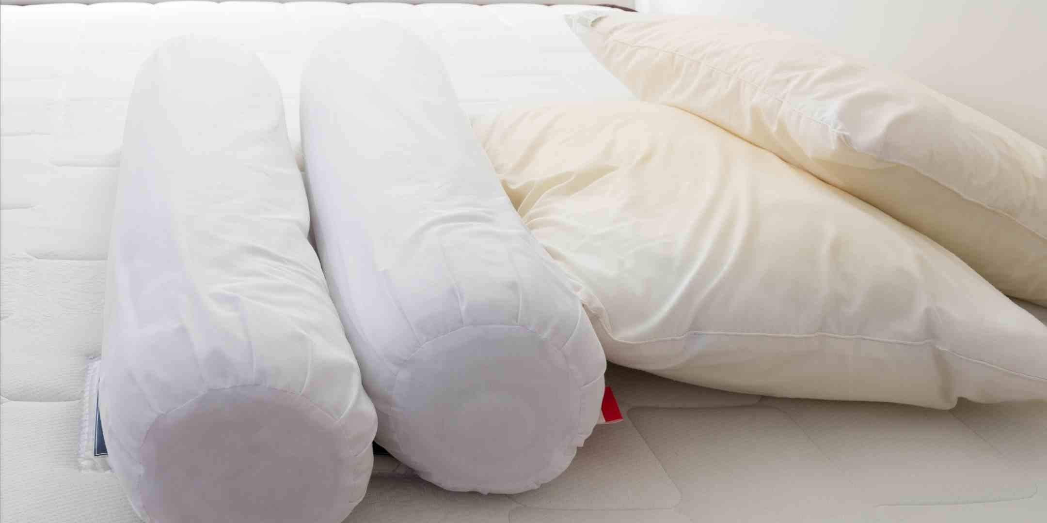 Bolster Pillows and Regular Pillows: What's the Difference? – Megafurniture