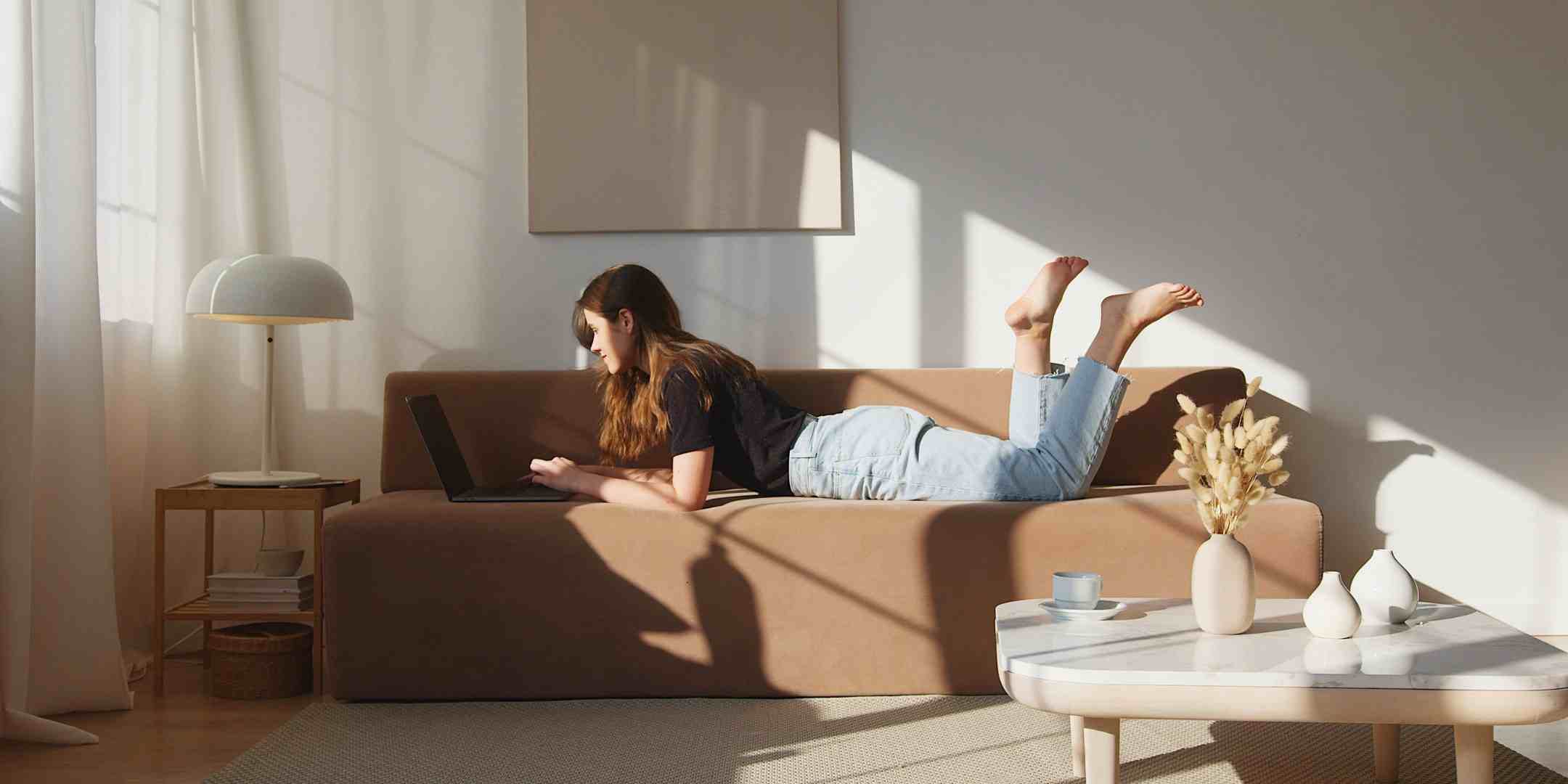 What Makes a Sofa Comfortable? – Megafurniture