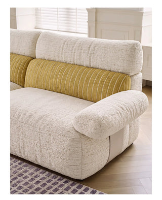 Soft, rounded armrests