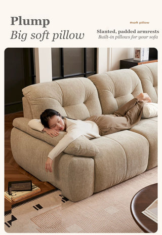 Slanted, padded armrests