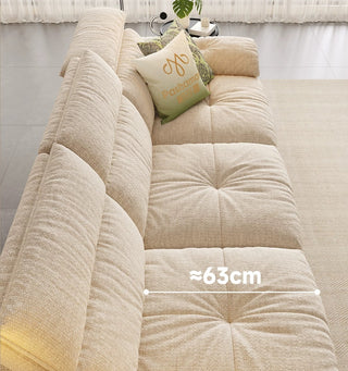63 cm deep seat