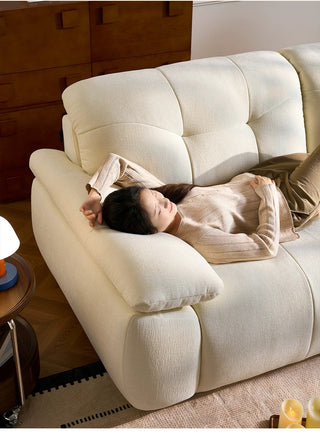 Plump armrest to rest your head