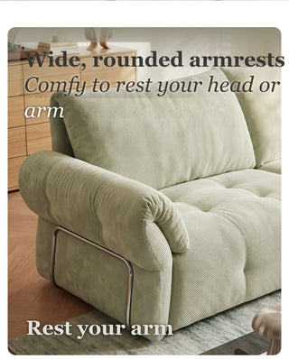 Wide, rounded armrests