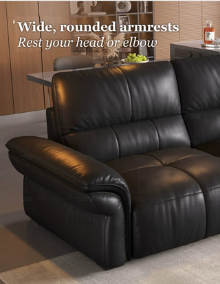 Wide, rounded armrests