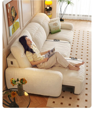 Seats slide from 63 to 112 cm