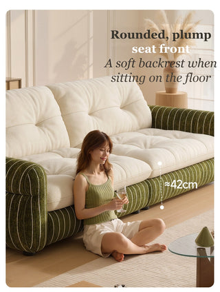 Rounded, plump seat front