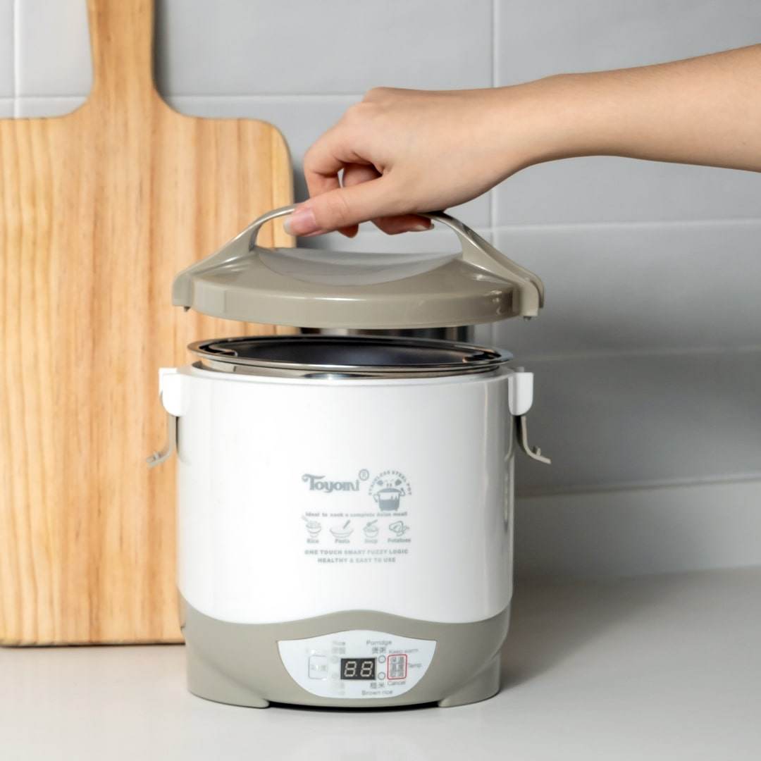 TOYOMI 0.6L Mini Rice Cooker with Stainless Steel Pot RC 616 Singapore